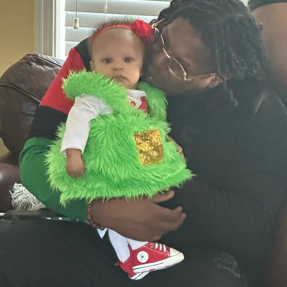 Grinch Outfit - Picture 4 of 4